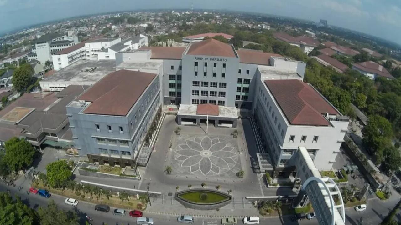 Rektor Pertama UGM