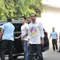 Bakal calon presiden Joko Widodo atau Jokowi ditemani anak bungsunya Kaesang Pangarep tiba di RSPAD Gatot Subroto, Jakarta, Minggu (12/8). Jokowi tiba pukul 08.00 WIB. (Merdeka.com/Iqbal Nugroho)