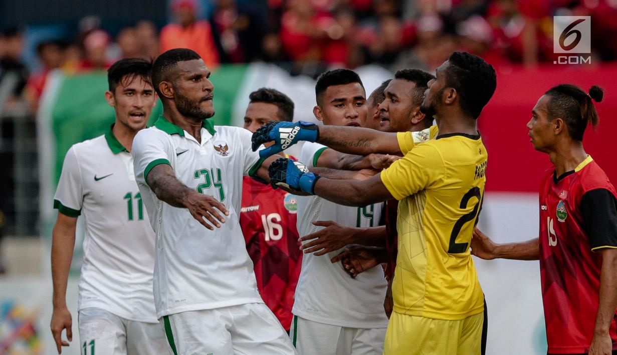 PHOTO Keributan Timnas Sepak Bola Indonesia Dan Timor Leste Saat