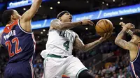 Isaiah Thomas melakukan aksi individu menerobos pertahanan Wizards (AP)