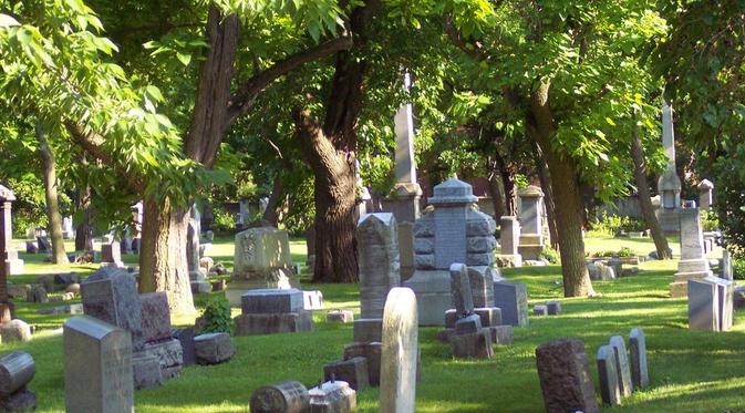 Mimpi Melihat atau Mengunjungi Makam? Semua Itu Ada Artinya! - Lifestyle Fimela.com
