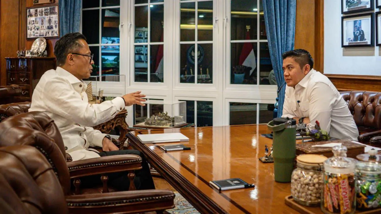 Sekretaris Kabinet (Seskab) Teddy Indra Wijaya menerima kunjungan Kepala Badan Pengelola Badan Usaha Milik Negara (BP BUMN) Dony Oskaria.