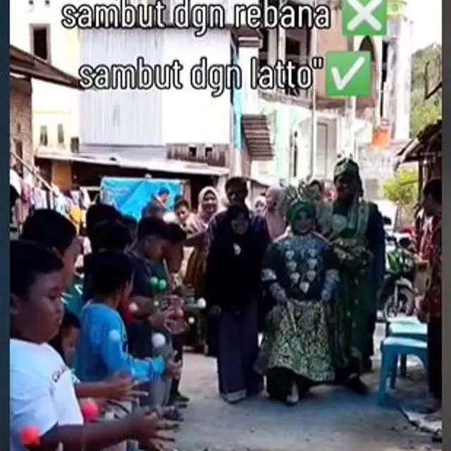 Pengantin Pakai Iringan Bocah Main Lato-lato di Acara Pernikahan