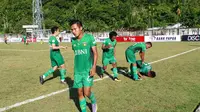 Bhayangkara FC saat melawan Perseru di Stadion Marora, Serui, Minggu (13/8/2017). (Bola.com/Dok. Bhayangkara FC)