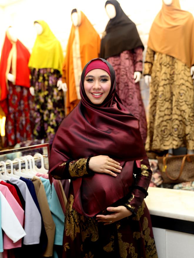 Rahasia di Balik Nama Anak Kedua Oki Setiana Dewi - Ory Vitrio - Celeb