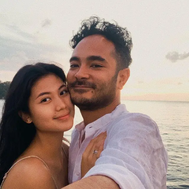 Sebulan Menikah, Ini 7 Momen Mesra Marthino Lio dan Delia Husein
