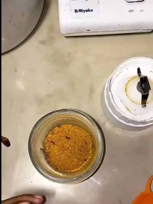 Tanpa Oven, Begini Cara Bikin Cabai Bubuk Tetap Merah Pekat