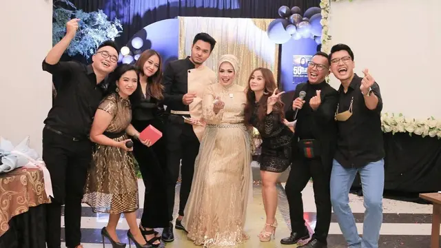 7 Momen Ulang Tahun Mewah Elly Sugigi, Dapat Kado Spesial dari Suami