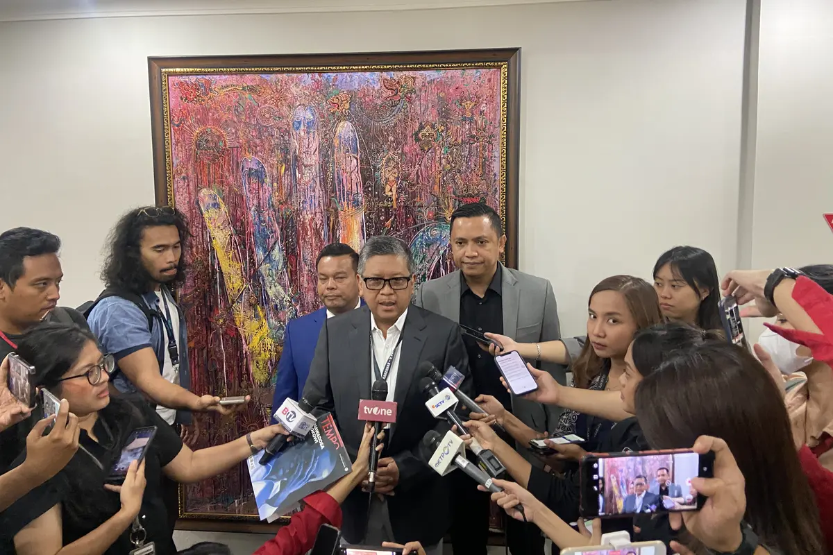 Sekjen PDIP Hasto Kristiyanto di Kantor DPP PDI Perjuangan, Jakarta Pusat, Kamis (15/8/2024). (Liputan6.com/Muhammad Radityo Priyasmoro)
