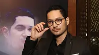 Evan mengaku selalu takut pikirannya dibaca oleh Roy Kiyoshi setiap kali mereka bertemu    . (Bambang E. Ros/Bintang.com)