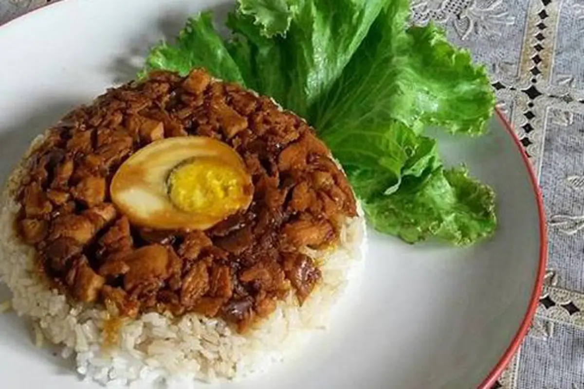 Nasi tim ayam jamur./Copyright cookpad.com/Chinantalya Ivada