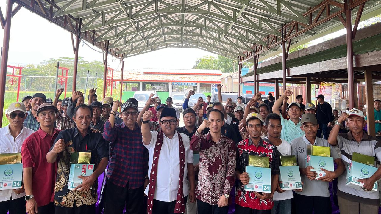 Dukung Ketahanan Pangan, Anggota DPR Kaisar Said Putra Gelar Pembagian Pupuk & Pelatihan untuk Petani