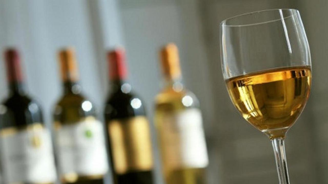 Baca Basmalah saat minum Wine