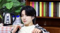 Pada 2020 lalu, Jungkook merilis lagu Still With You yang dia persembahkan khusus untuk ARMY, menjelang FESTA. (Foto: Weverse)