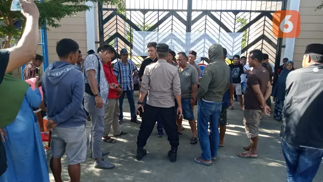 Warga unjuk rasa menuntut ganti rugi lahan Bendungan Paselloreng (Liputan6.com/Istimewa)