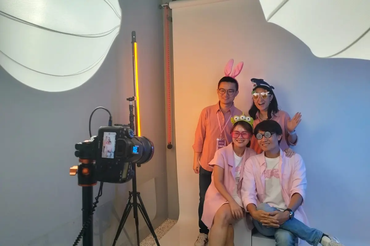 Photobooth dengan Nuansa K-Pop yang Viral Kini Ada di Jakarta