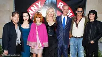 Johnny Depp Muncul di Acara Penghargaan Johnny Ramone