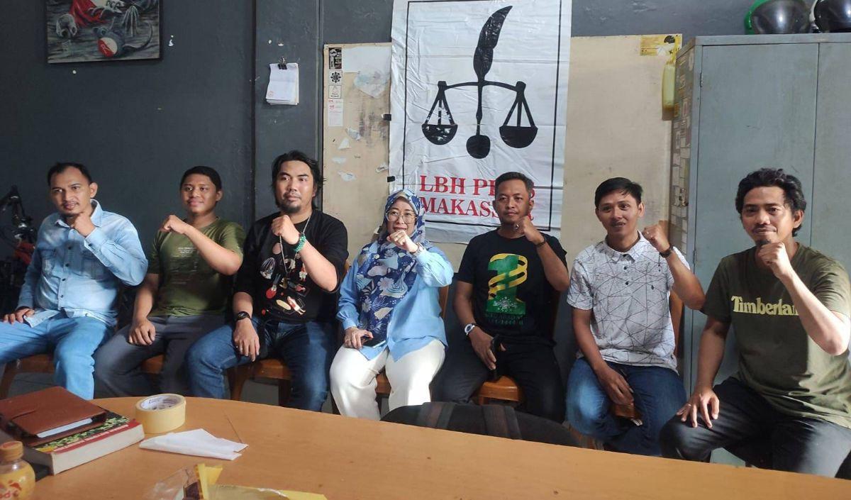 Dalam pertimbangannya, majelis juga mempertimbangkan bahwa karena penggugat merujuk ke jurnalisnya.