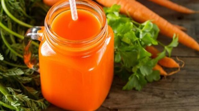 Jus wortel (Sumber: freepik.com)