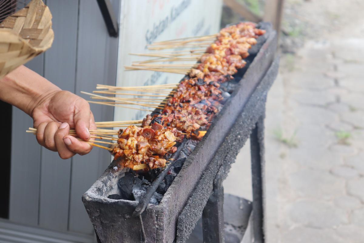 Ilustrasi Sate