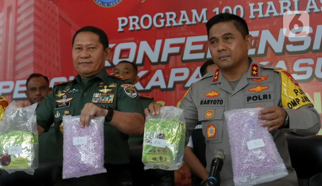 Kapolda Metro Jaya Irjen Pol Karyoto juga mengatakan pemberantasan narkoba harus dilakukan dari hulu sampai hilir. (Liputan6.com/Herman Zakharia)
