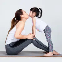 ilustrasi ibu dan anak/photo created by jcomp - www.freepik.com