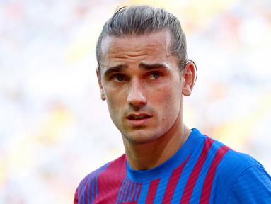 Bursa transfer pemain musim panas 2021/2022 telah resmi ditutup per 31 Agustus 2021 lalu. Menjelang batas akhir, terjadi transfer-transfer signifikan yang berstatus on loan (pinjaman) yang melibatkan tim-tim di liga elite Eropa. Berikut 5 di antaranya. (Foto: AFP/Lluis Gene)