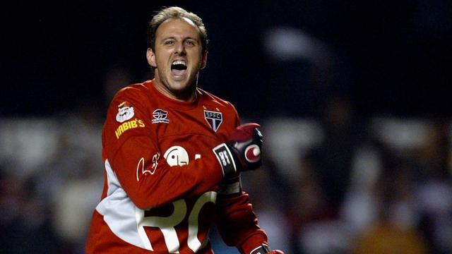 5 Kiper Pencetak Gol Terbanyak