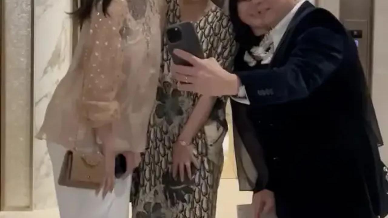Pada kesempatan ini, Almira juga kembali mengenakan tas dari brand fashion ternama Chanel. [Foto: Instagram/ Annisa Yudhoyono]