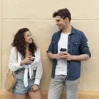 ilustrasi dua orang&nbsp;yang sedang PDKT/copyright freepik.com/freepik