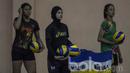 Pevoli Indonesia, Asih Pangestuti, saat mengikuti pemusatan latihan nasional jelang SEA Games di Padepokan Voli Sentul, Bogor, Rabu (17/5/2017). (Bola.com/Vitalis Yogi Trisna)