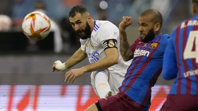 Foto: Federico Valverde Hentikan Kejaran Gol Penyeimbang Barcelona atas Real Madrid di Laga El Clasico Piala Super Spanyol