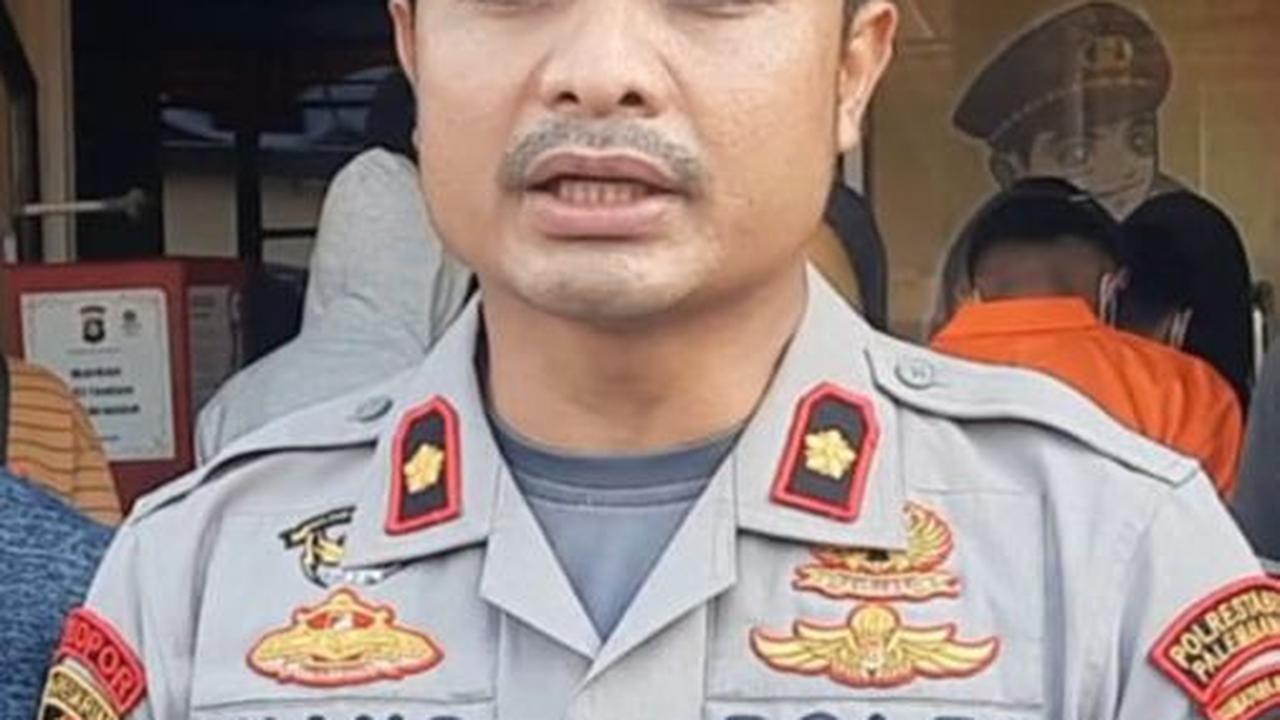"Ada 11 remaja yang diamankan karena kepergok tawuran, mereka sudah menjalani pemeriksaan," ungkap Kapolsek Sukarami Palembang Kompol Ade Putra, Senin (7/8).