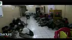 Dokter kesehatan Polresta Depok menggelar tes urine terhadap para anggota geng motor terduga pelaku penjarahan toko pakaian di Depok, Jabar.