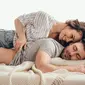 Ilustrasi hubungan seks - foreplay - pasangan bahagia (iStockphoto)