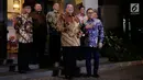 Ketum Partai Demokrat Susilo Bambang Yudhoyono (SBY) menerima kedatangan Ketum Partai Amanat Nasional (PAN) Zulkifli Hassan di kediamannya di kawasan Mega Kuningan, Jakarta, Rabu (25/7). (Liputan6.com/Johan Tallo)