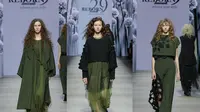 Desainer Syukriah Rusydi Unjuk Gigi dengan Kain Tenun Baduy di Moscow Fashion Week 2025