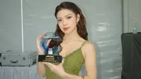 Regina Phoenix Terima Penghargaan Internasional dari Perusahaan Otomotif Tiongkok