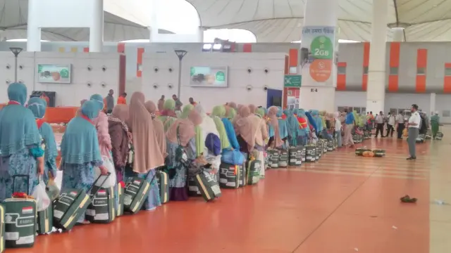 Jemaah haji yang dipulangkan dari Arab Saudi tiba di Bandara King Abdulaziz, Jeddah. Dok Daker Bandara