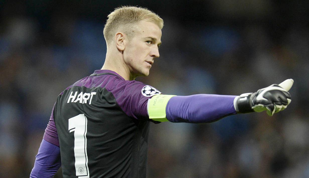 Joe Hart - Kiper berusia 34 tahun ini pernah merasakan kejayaan dan meraih trofi bersama Manchester City. Namun kedatangan Pep Guardiola membuat sang pemain tersingkir dan akhirnya berlabuh ke Torino. Di Italia Joe Hart seperti kehilangan kesaktiannya. (AFP/Oli Scarff)