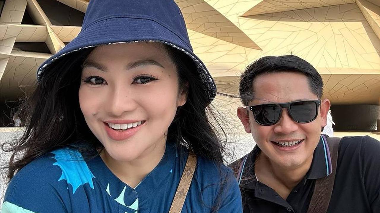 Stres Saat Ada Kendala Ini, Ini Potret Fitri Carlina Khawatir Saat Suaminya Terbang Lalui Zona Konflik Timur Tengah
