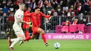 Bayern Munchen berhasil meraih kemenangan meyakinkan atas Augsburg 3-0 dalam pertandingan pekan ke-11 Bundesliga. (AFP/Lukan Barth-Tuttas)