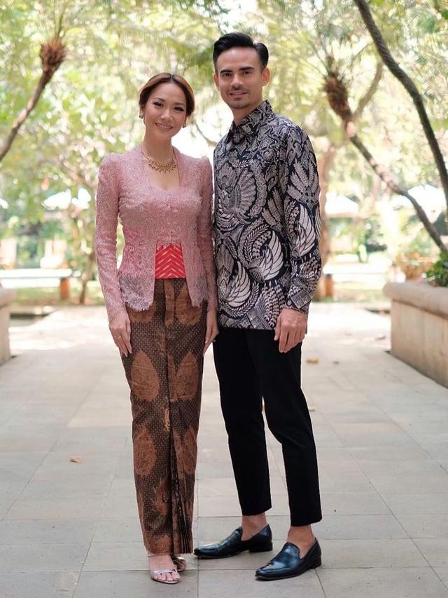 Potret Bunga Citra Lestari Kondangan Pakai Kebaya (sumber: instagram/bclsinclair)