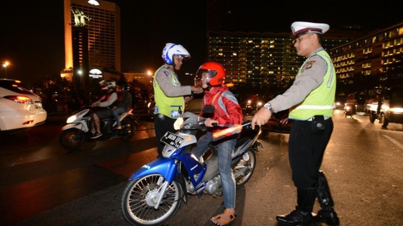 Berbagai pelanggaran lalu-lintas hiasi malam takbiran di Bundaran HI