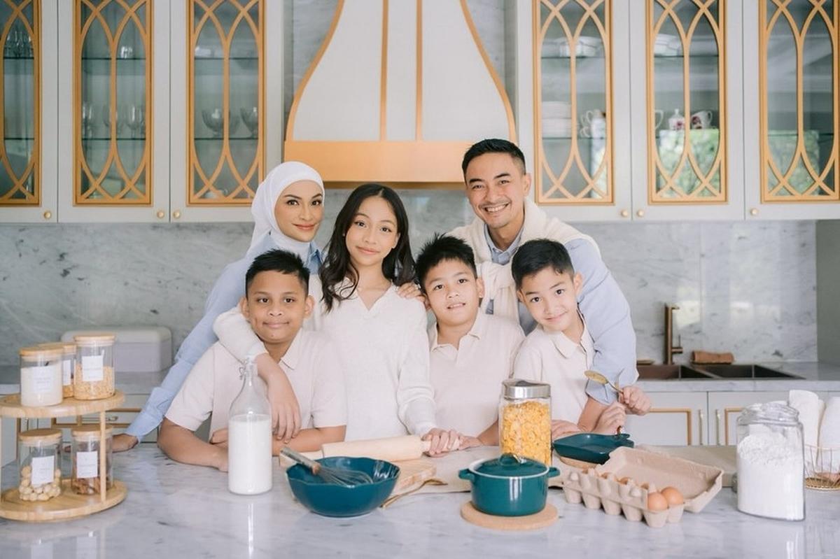 Potret Rumah Mewah Zumi Zola - Putri Zulhas Setelah Menikah, Desain Modern Glam - Berhias Serba Emas