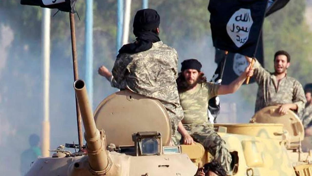 Dia juga disebut membuat "diagram manuver militer khusus yang dimaksudkan untuk membantu militan ISIS memaksimalkan serangan yang mematikan terhadap pasukan AS."