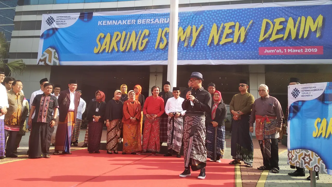 Kementerian Ketenagakerjaan (Kemnaker) memperingati Hari Sarung Nasional. Dok Merdeka.com/Wilfridus Setu Umbu