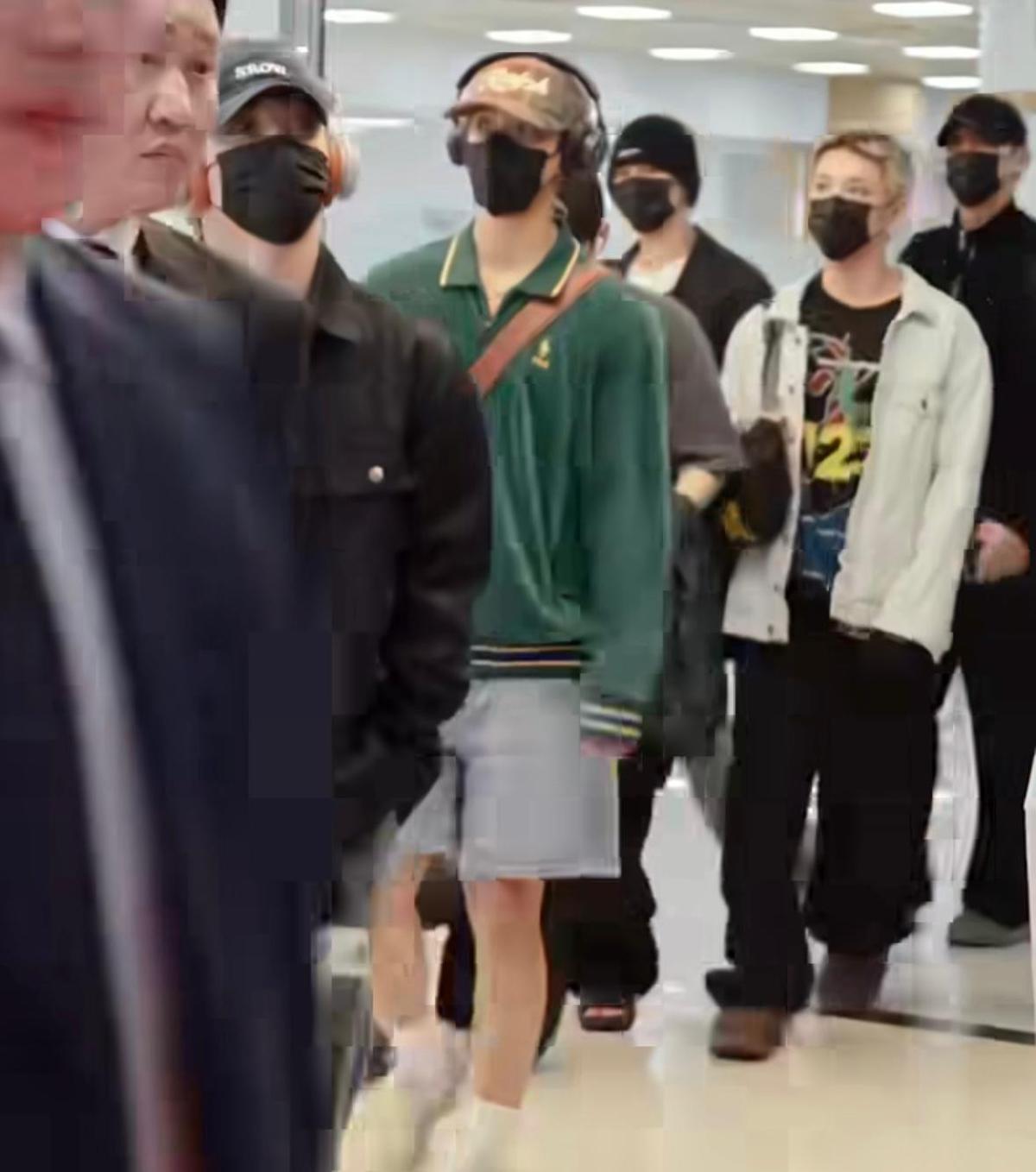 9 Gaya Airport SEVENTEEN yang Skena Banget, Tiap Membernya Punya Signature Look