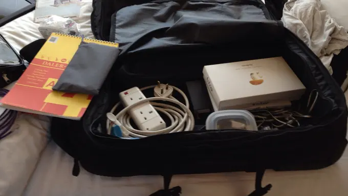 Tips-tips 'Traveling' yang Bikin Kamu Nyaman Bawa Benda Digital