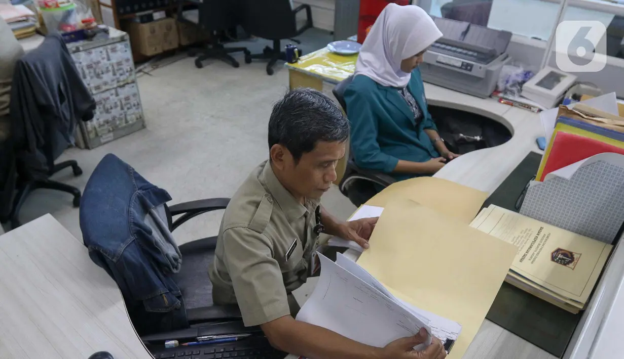 Penjabat (Pj) Gubernur DKI Jakarta Heru Budi Hartono mewajibkan seluruh ASN masuk kerja dan tidak ada cuti tambahan. (Liputan6.com/Herman Zakharia)